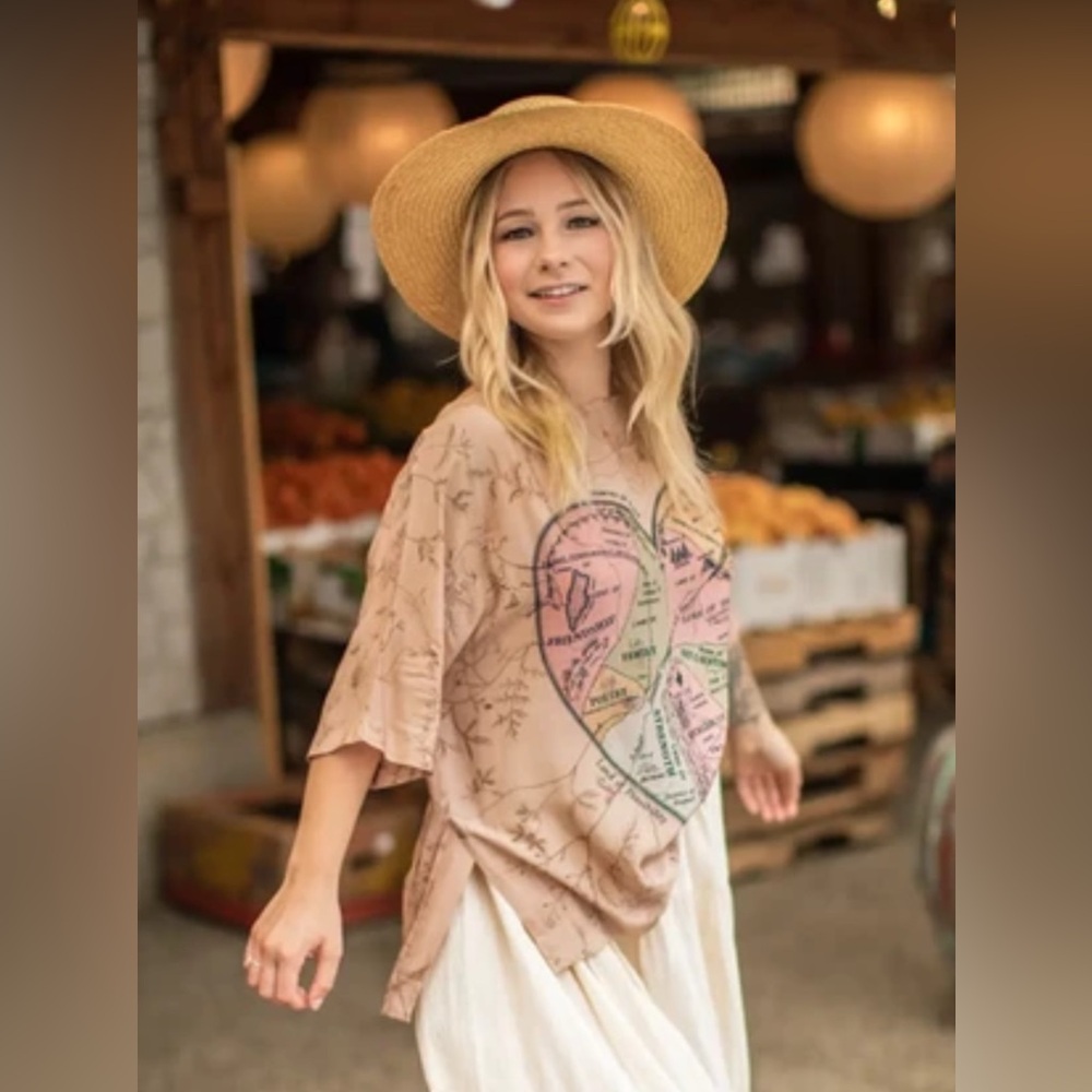 Market of stars Map of my heart luxe tee S/M